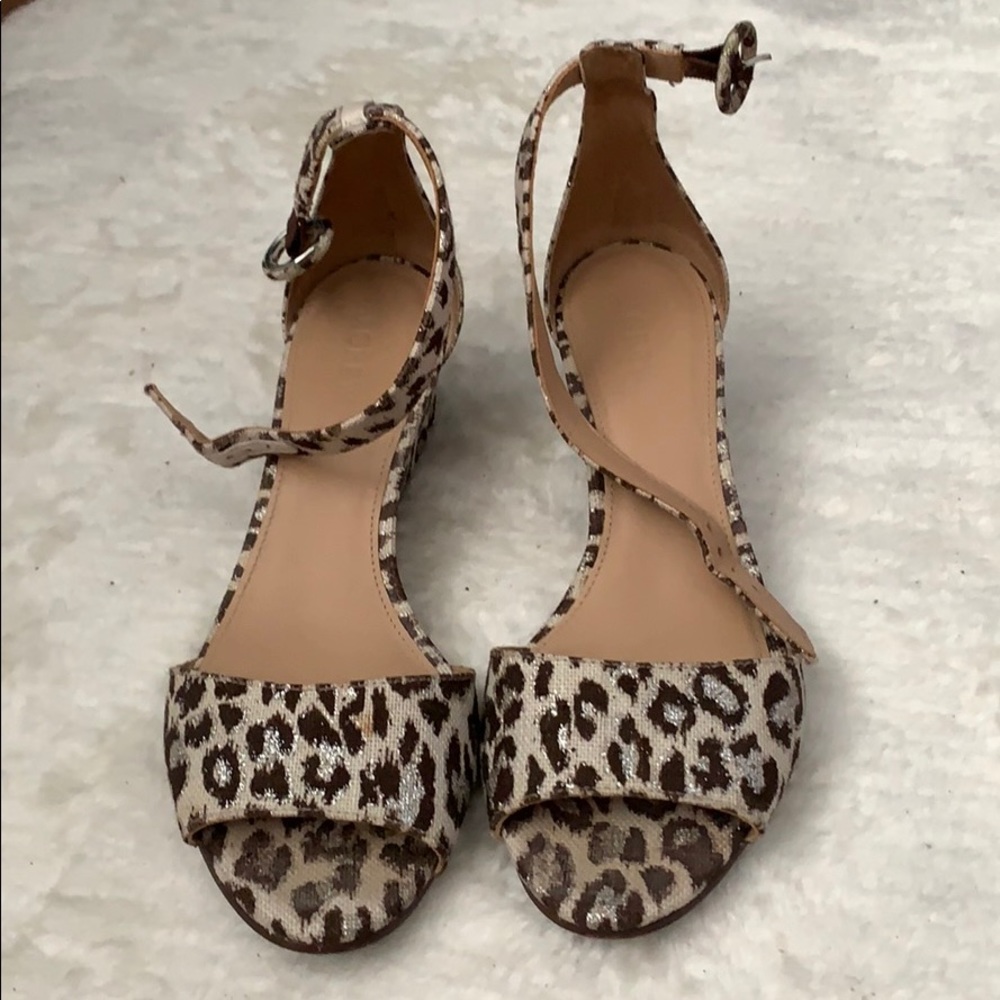 Wedge shoes